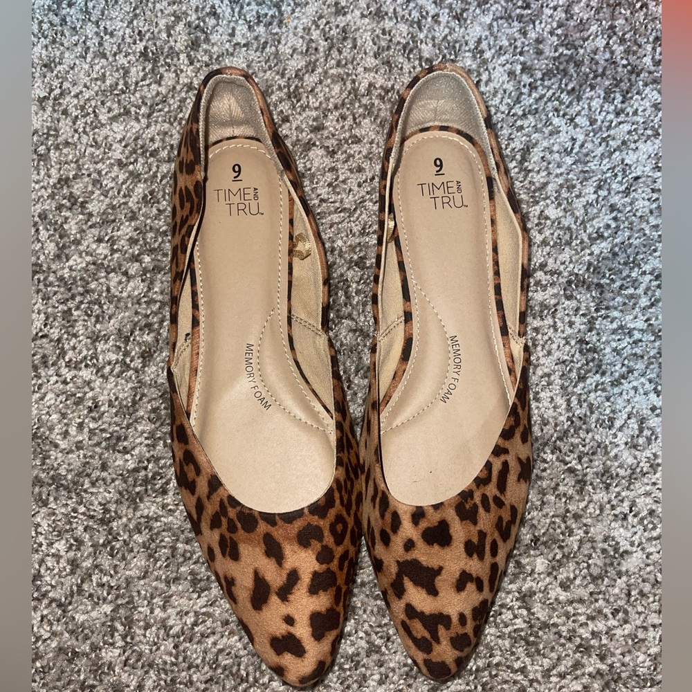 Leopard ballerina shoes